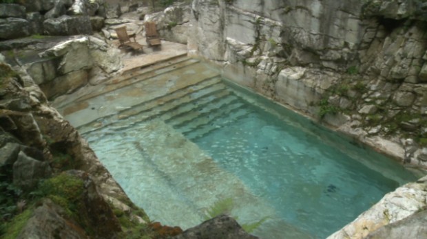 Swim in a luxurious quarry-turned-pool - Video - Personal Finance