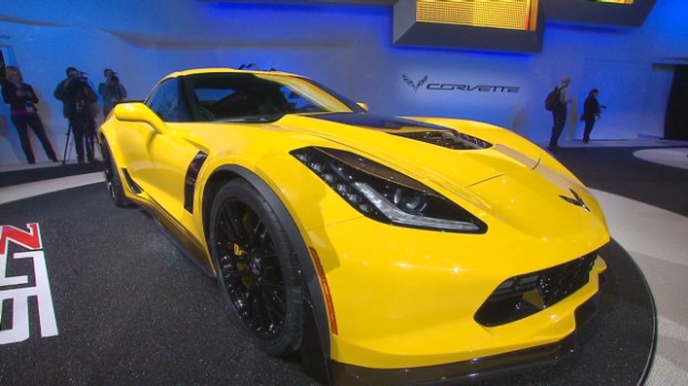GM presenta su Corvette convertible más poderoso