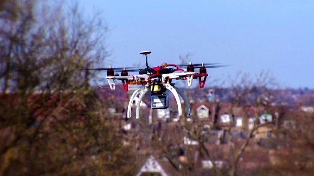 Este 'drone' puede robar la información de tu teléfono