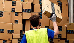 Amazon opens warehouses to tours
