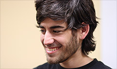 Aaron Swartz's father: He'd be alive today if he was never arrested