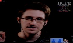 Snowden asks hackers to protect whistleblowers