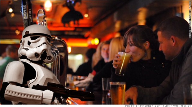 El imperio de 'Star Wars' contraataca a… una marca de cerveza