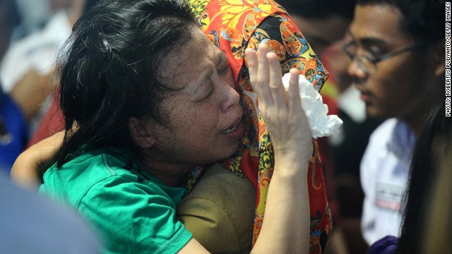 AirAsia ofrece 125.000 dólares a las familias de las víctimas