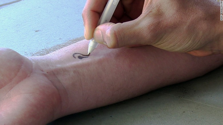 Estos tatuajes temporales miden los niveles de glucosa