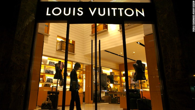 Louis Vuitton sales hurt by China&#39;s stock market slump
