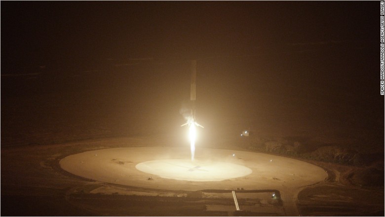 http://i2.cdn.turner.com/money/dam/assets/151222073628-spacex-landing-780x439.jpg