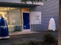 300-pound mall robot runs over toddler
