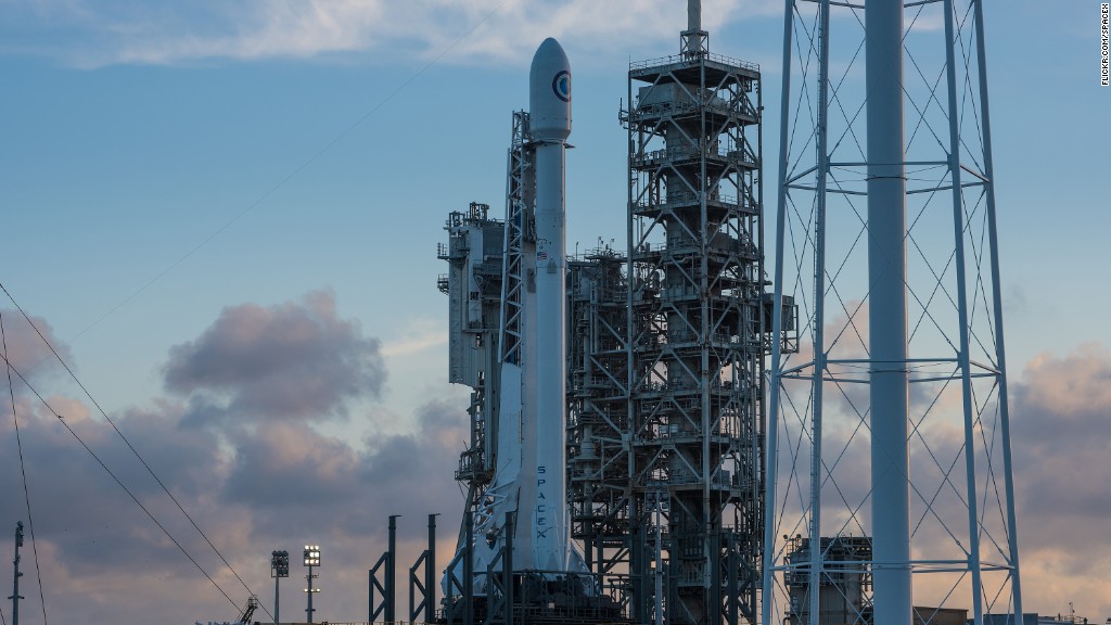 SpaceX launches secretive spy satellite