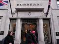 Burberry shares plummet as overhaul plans fall flat