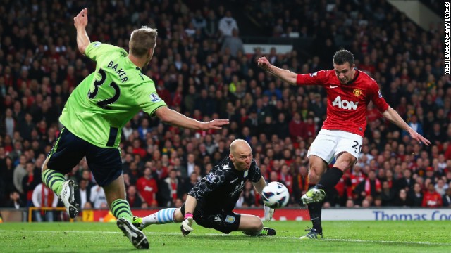 130422213126-van-persie-third-goal-horizontal-gallery.jpg