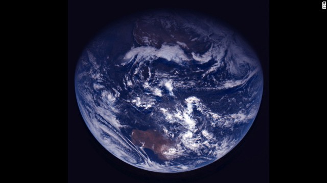 After its closest approach to Earth in November 2007, Rosetta captured this image of the planet.