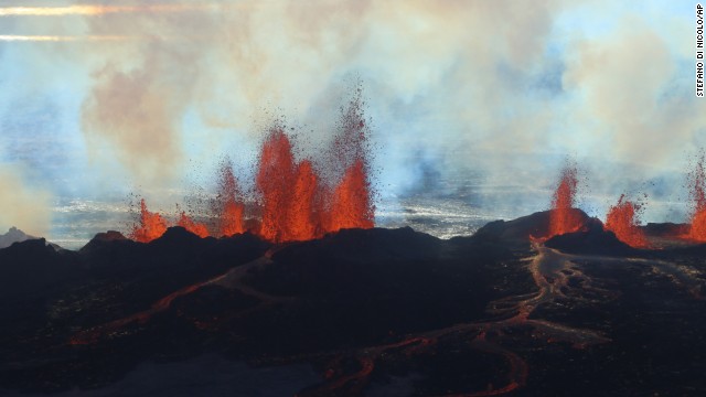 Mount Tavurvur volcano erupts in Papua New Guinea - CNN.com