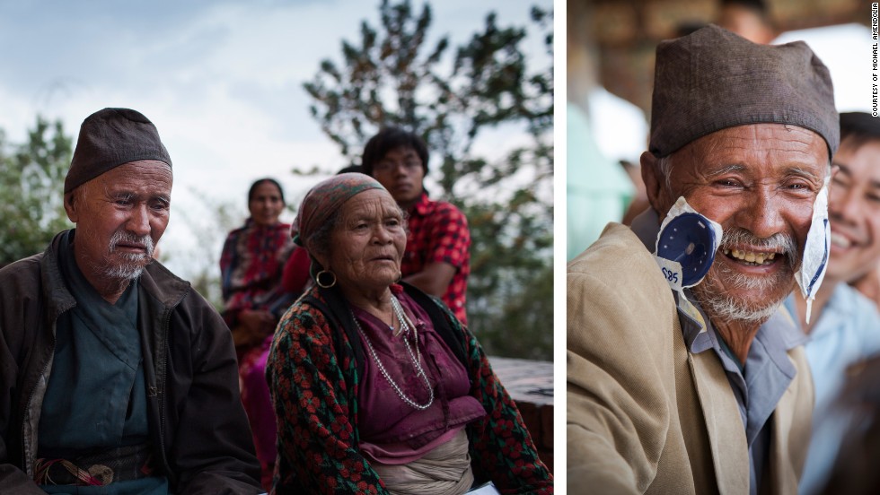 بالصور: طبيب نيبالي يعيد البصر لألاف الأشخاص في زمن قياسي!