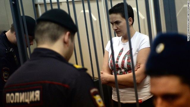 Savchenko, la piloto ucraniana encarcelada, envía un mensaje desafiante a Putin Savchenko, la piloto ucraniana encarcelada, envía un mensaje desafiante a Putin
