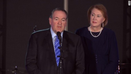 Mike Huckabee drops out of 2016 presidential race