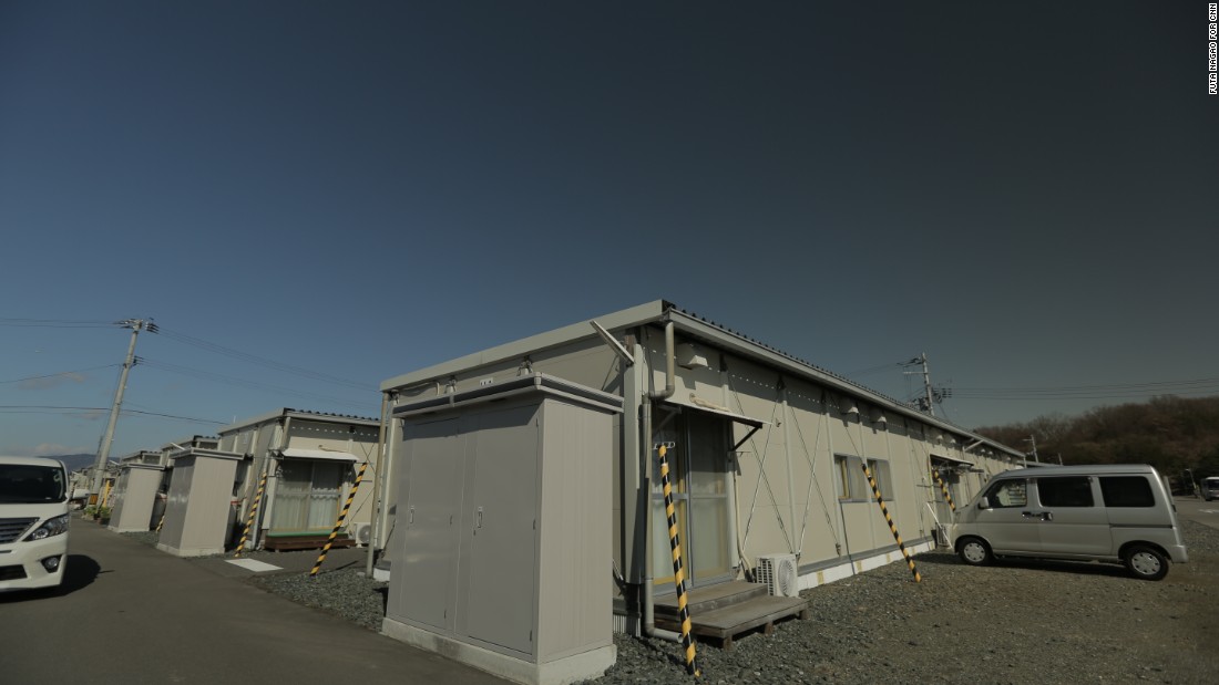 160304120342-fukushima-temp-housing-3-super-169.jpg