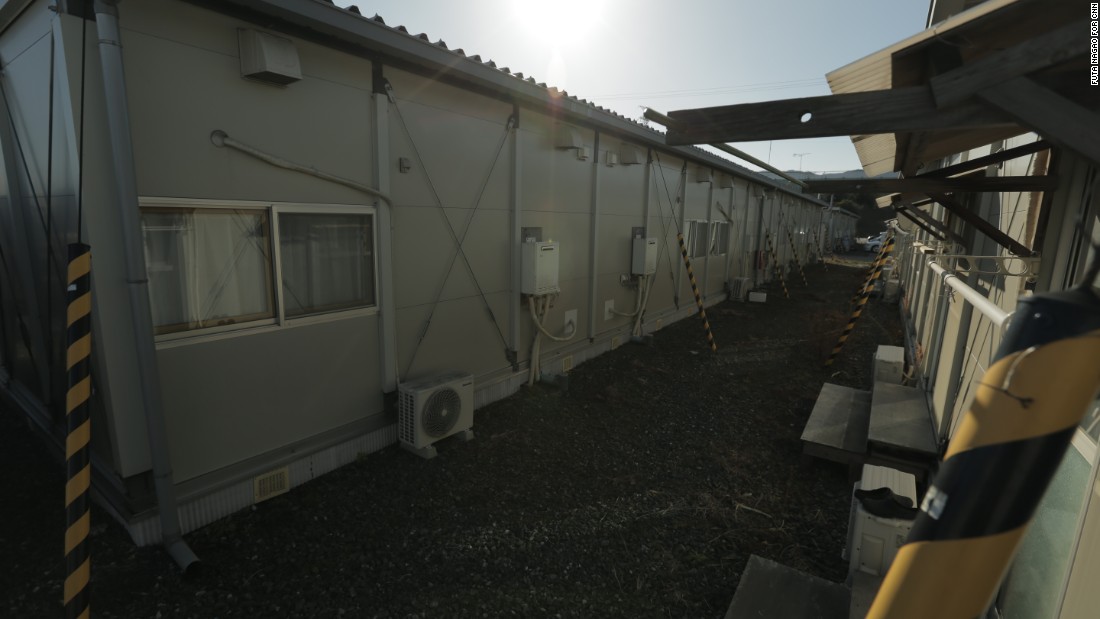 160304120654-fukushima-temp-housing-6-super-169.jpg