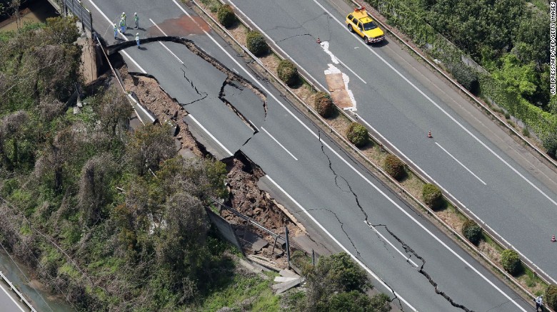 160415090327-06-japan-earthquake-0415-exlarge-169.jpg