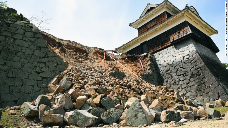 160415141515-gettyimages-521253376-1japan-quake-exlarge-169.jpg