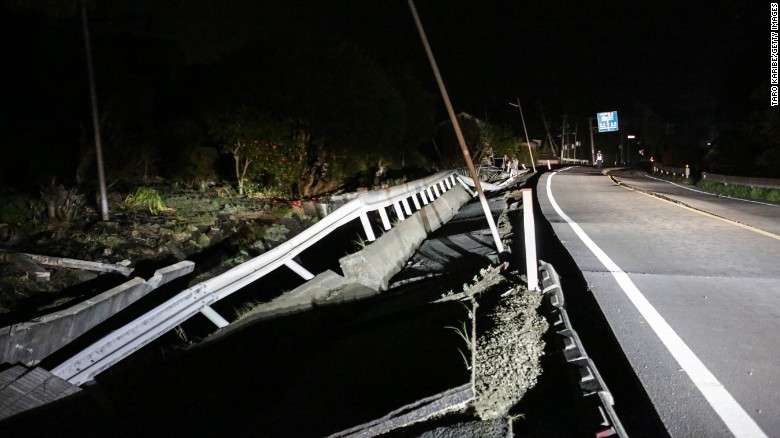 160415153255-04-japan-earthquake-0416-exlarge-169.jpg