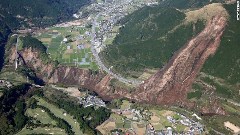 160416123851-06-japan-earth-quake-0416-exlarge-169.jpg