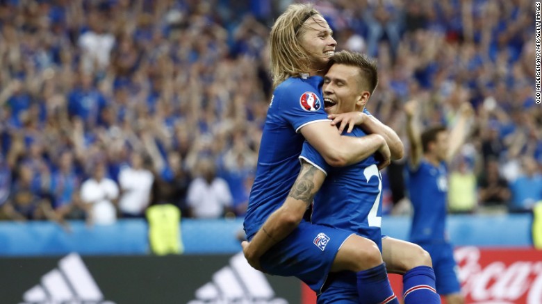 Euro 2016: Iceland commentator screams for his team