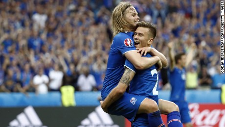 Euro 2016: Iceland commentator screams for his team