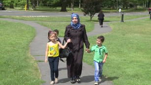 Syrian refugees get warm welcome in Connecticut