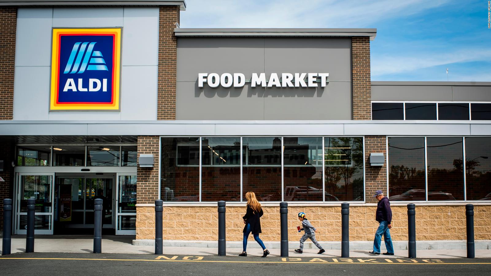 How a cheap, brutally efficient grocery chain is upending America's supermarkets