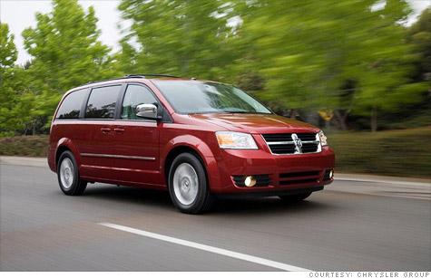 Chryler is recalling almost 300,000 2008 Dodge and Chrysler minivans to fix a problem that could cause airbags to deploy for no reason.