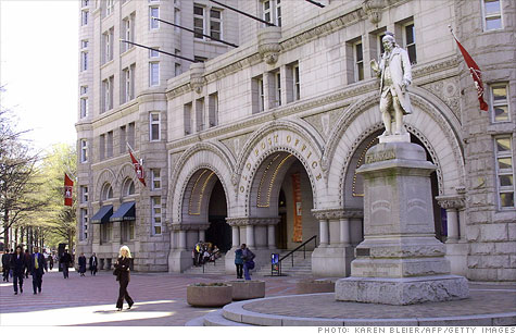 The Trump Organization has been selected to turn the historic Old Post Office building in Washington into a luxury hotel.