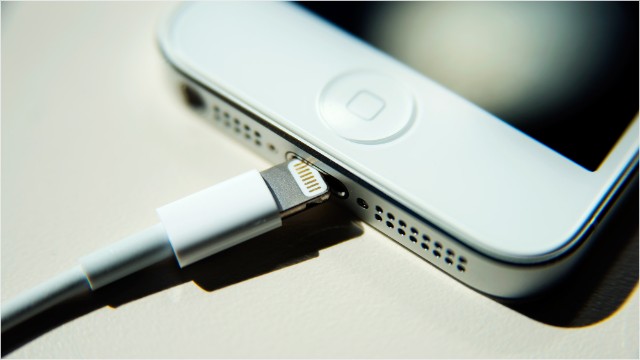 kleuring Uitschakelen Kwadrant Don't expect cheap knockoffs of Apple's iPhone 5 chargers
