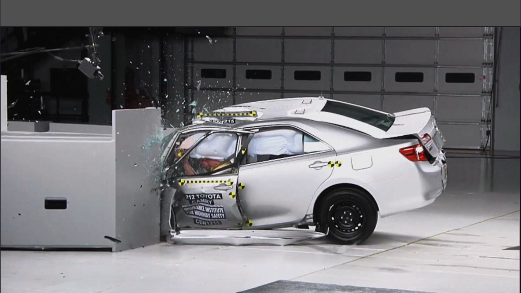 Camry performs poorly in new crash test