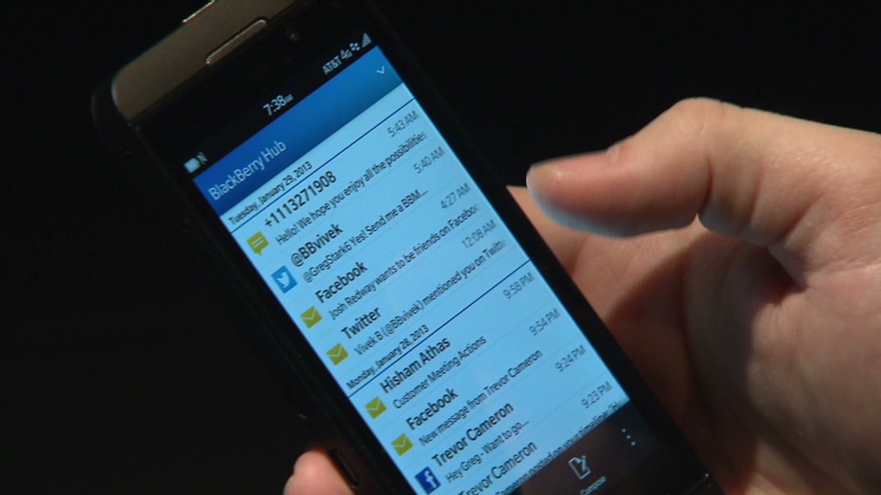 New BlackBerry Z10 hands-on - Video - Technology