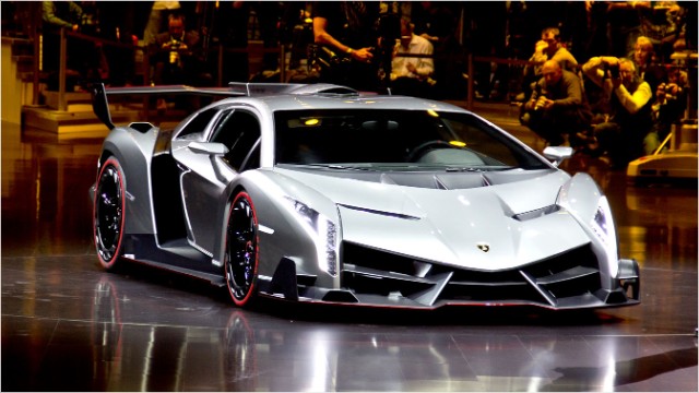 Lamborghini unveils $4 million car - the Veneno
