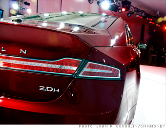 2013 lincoln mkz rear light