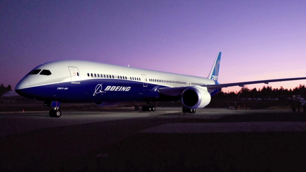 Boeing CEO announces new, bigger 787