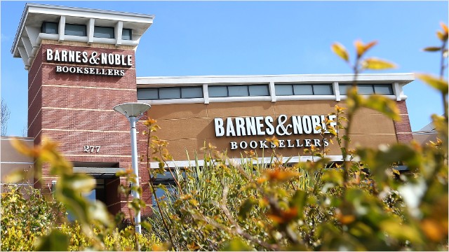 Barnes Noble Tanks 16 As Buyout Bid Fizzles