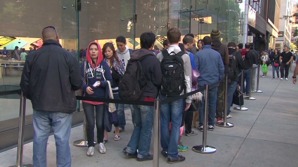 iPhone fans wait for hours for the new 5S