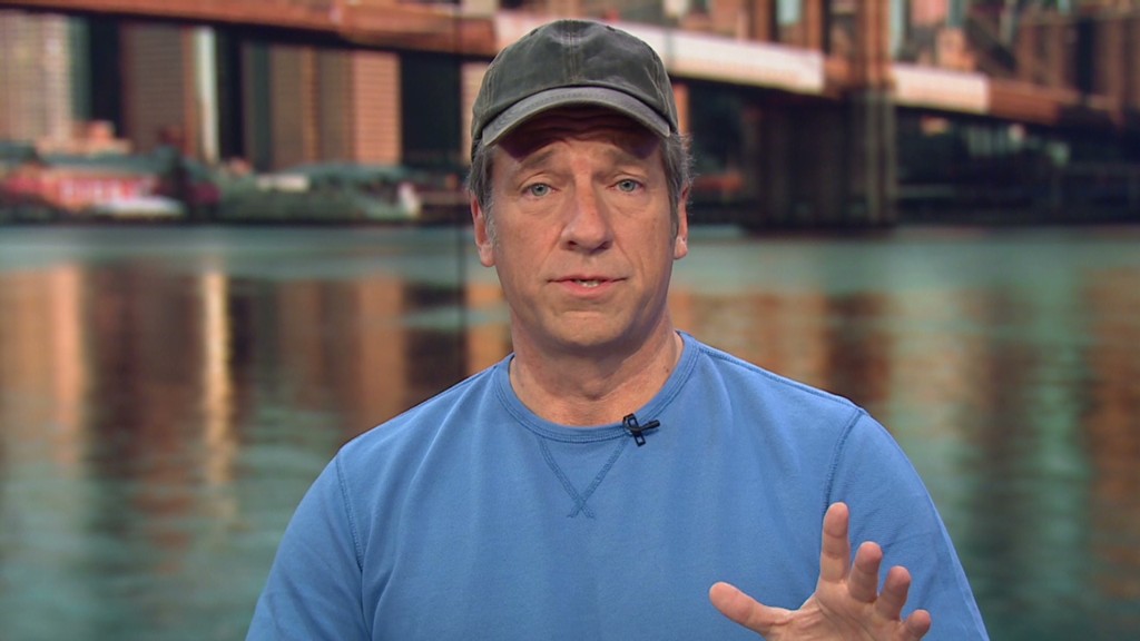 Mike Rowe defends Walmart ad