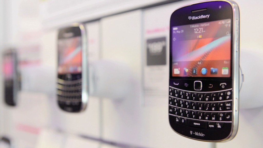 Will BlackBerry gain from Apple iCloud woes?