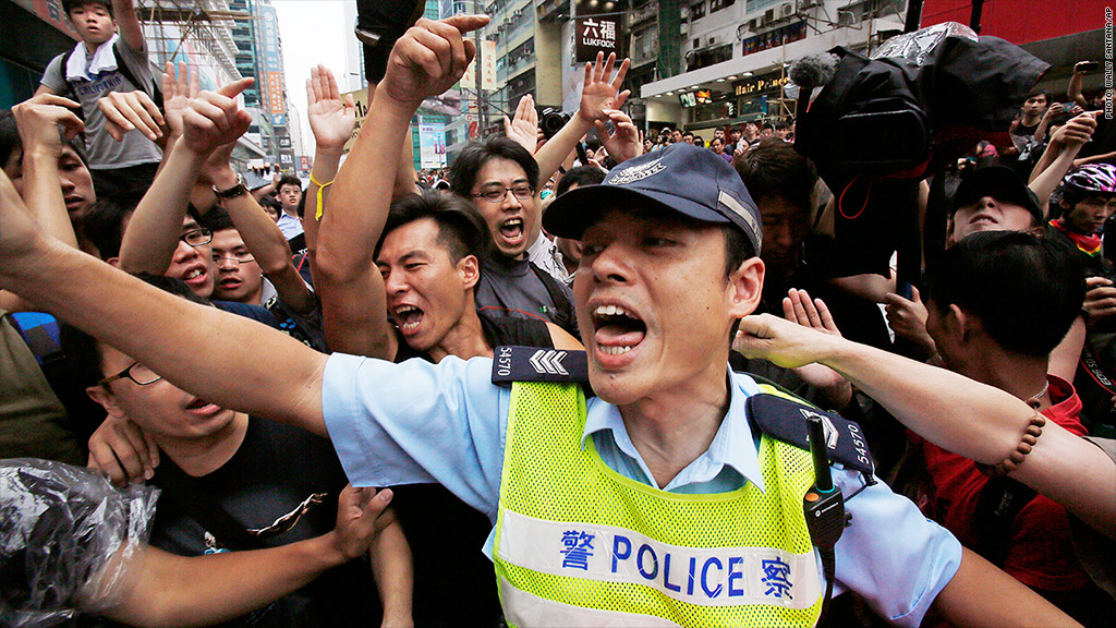police protest hong kong 