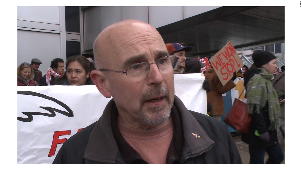 Delta baggage handler wants his job back