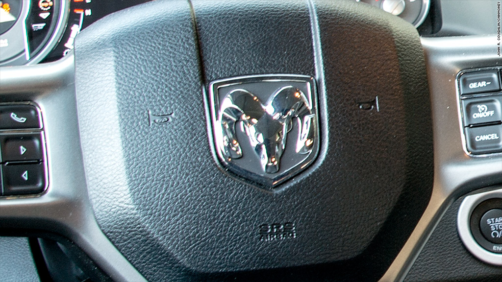 Chrysler grudgingly expands airbag recall