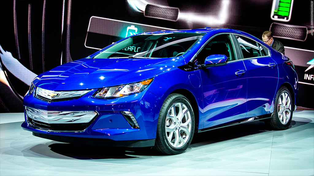 New Chevy Volt drives way longer on a charge