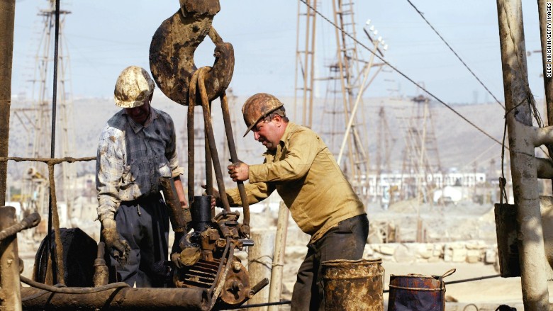 oil rig workers 