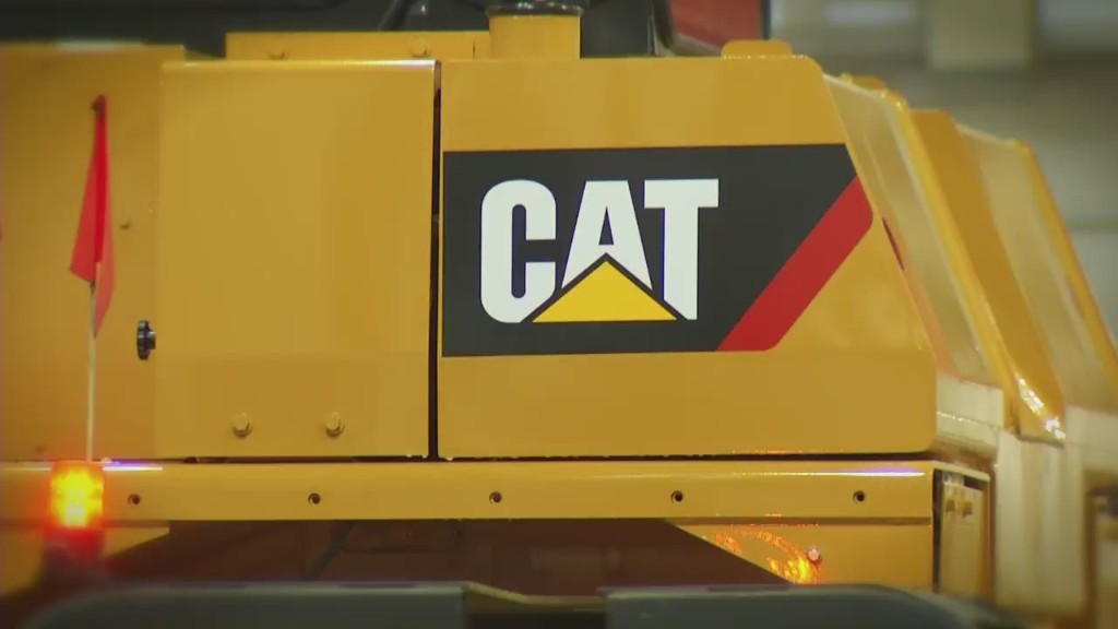 Caterpillar CEO: Low oil bad for biz, good for U.S.