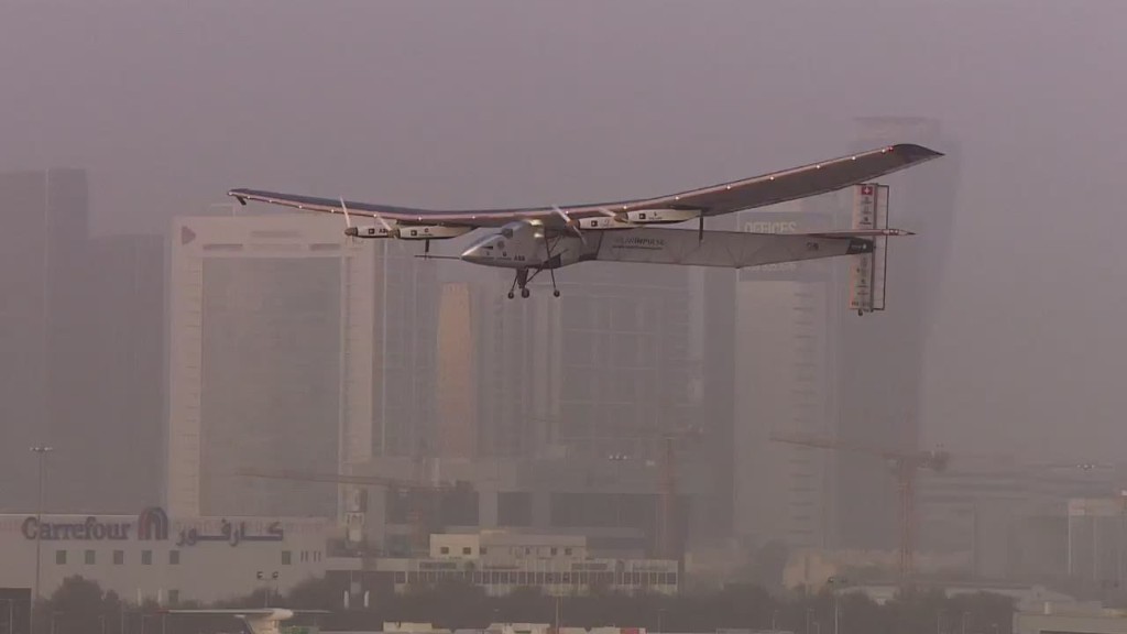 Solar plane to fly around the world