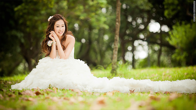 Wedding photography: A glamorous bride in Taiwan